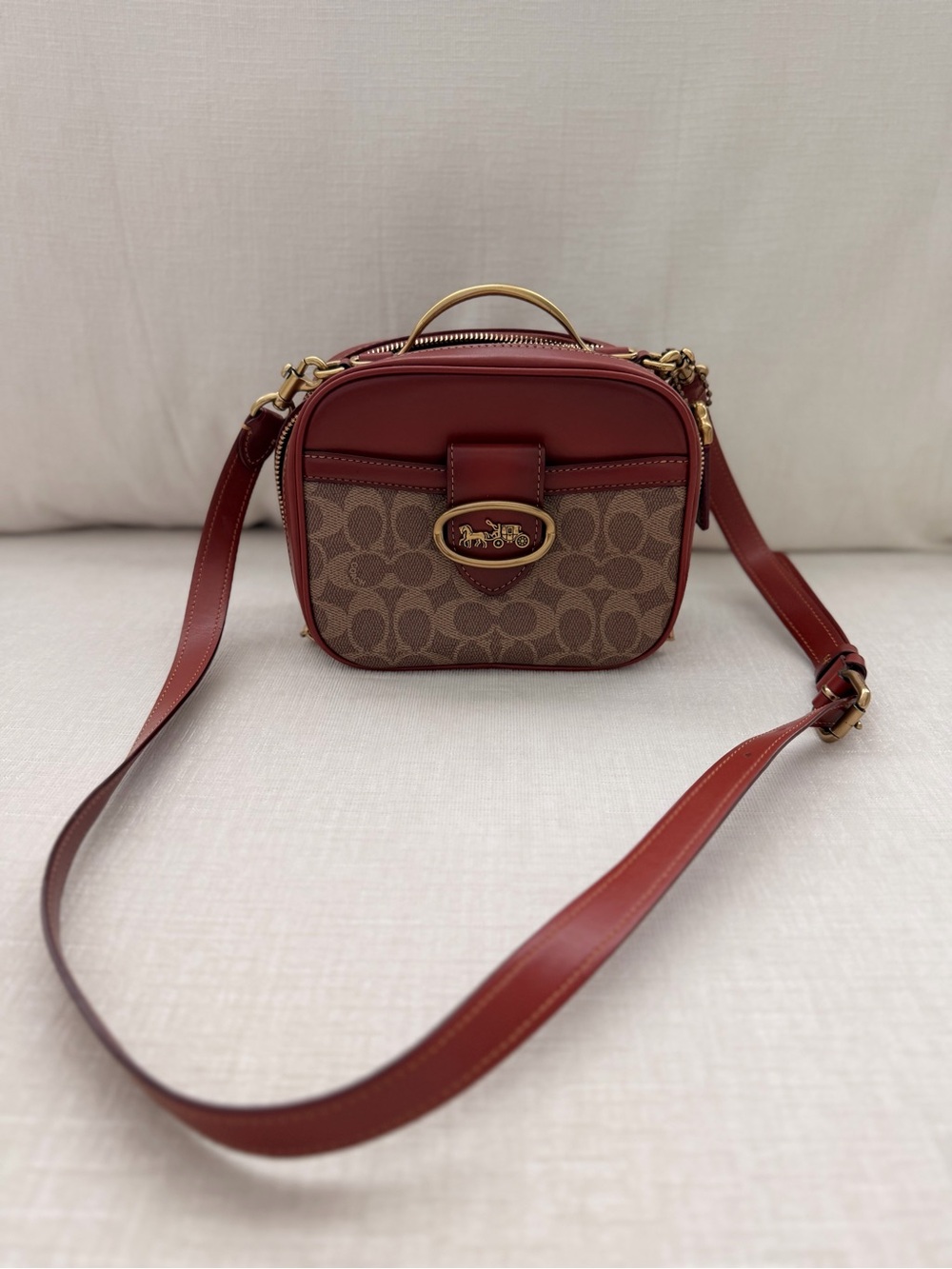 Coach Signature Canvas Crossbody - Picture 3 of 9